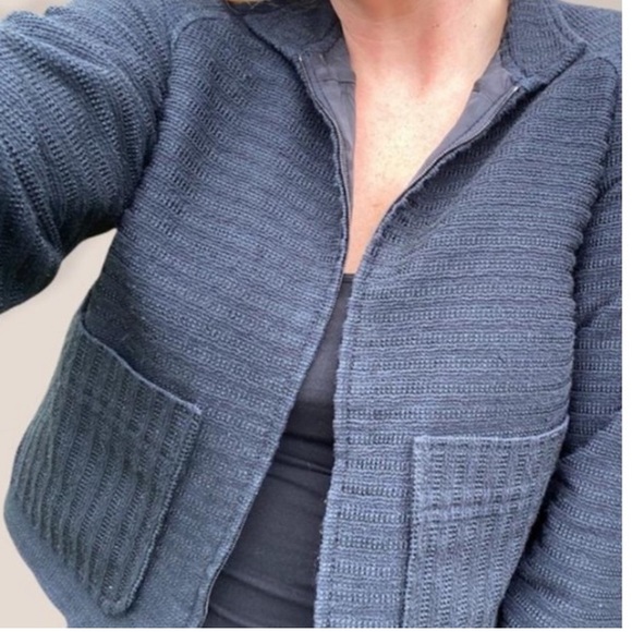 CHANEL Uniform Black Ribbed Crop Zip up Jacket - Picture 2 of 7